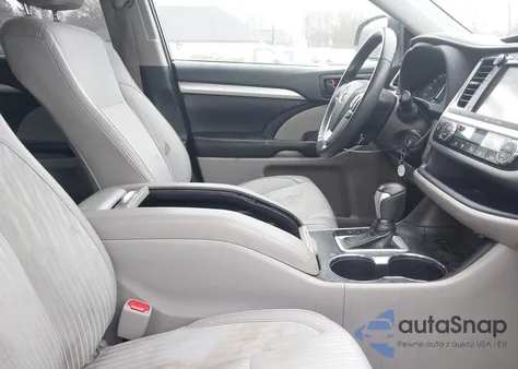 2019 Toyota Highlander Le Plus z USA, uszkodzony, nr VIN 5TDZZRFH8KS356078